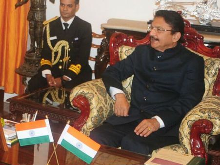 ஜனாதிபதி, பிரதமர், உள்துறை அமைச்சருக்கு அறிக்கை அனுப்பினார் ஆளுநர்.. அதிமுக அரசு டிஸ்மிஸ் ஆகுமா?