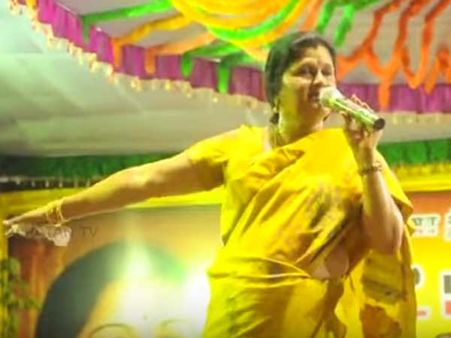 வளர்மதியும், சி.ஆர். சரஸ்வதியும் சரியான அரசியல் வியாதிகள்.. போட்டுத் தாக்கிய நிர்மலா பெரியசாமி