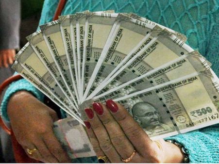 ஒரு மாதத்தில் 4 முறைக்கு மேல் ரொக்கப் பணப்பரிவர்த்தனை செய்தால் கட்டணம்.. வங்கிகள் அதிரடி அறிவிப்பு