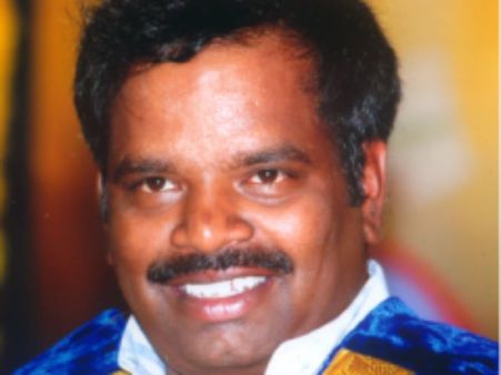 சிக்குகிறார் பங்காரு அடிகளார் மகன் செந்தில்! மாணவரை தாக்கியதாக போலீஸ் வழக்கு!!