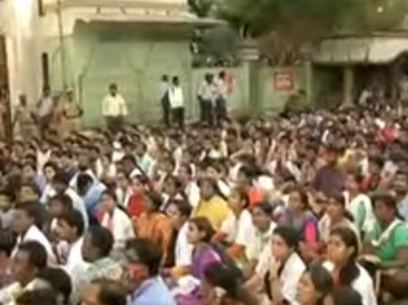 பரவுகிறது மருத்துவ மாணவர்கள் போராட்டம்.. நெல்லை, கோவையிலும் போராட்டம்!