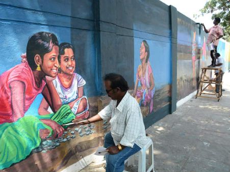 சிறுமியர் ஆடும் கல்லாங்காய்.. பல்லாங்குழி.. தீவுத் திடல் சுவர்களை அலங்கரிக்கும் வண்ண வண்ண ஓவியங்கள்