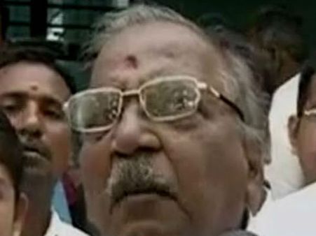 தினகரனை விட அதிக ஓட்டு வாங்கி ஜெயிக்கிறேன் பாருங்க.. மதுசூதனன் சூளுரை!