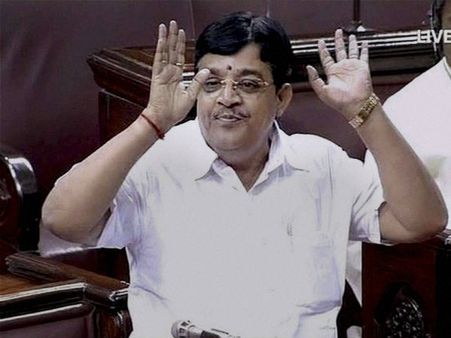 விஸ்வரூபமெடுக்கும் ஜெ.மரணம்: ராஜ்யசபாவில் ஒத்தி வைப்பு தீர்மானத்துக்கு நோட்டீஸ் கொடுத்த ஓபிஎஸ் டீம்!