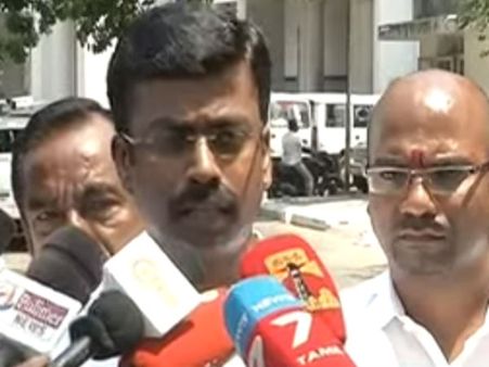 ஓபிஎஸ், மதுசூதனன் உயிருக்கு ஆபத்து! மத்திய படை பாதுகாப்பு தர கோரி ராஜ்நாத்சிங்கிடம் வலியுறுத்தல்!!