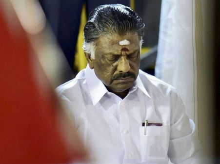 மார்ச் 8ல் சென்னையில் ஓபிஸ் அணி உண்ணாவிரதம்.. அனுமதி வழங்கியது போலீஸ்!