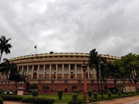 தனியார் நிறுவனத்தில் வேலை பார்க்கும் பெண்களுக்கு 6 மாத பேறுகால விடுப்பு.. லோக்சபாவில் சட்டம்