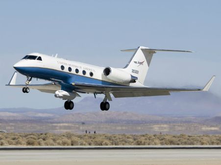 மெக்சிகோவில் விமானம் மோதி இரு பெண்கள் சாவு.. எப்படி நடந்தது இந்த கொடுமை தெரியுமா?