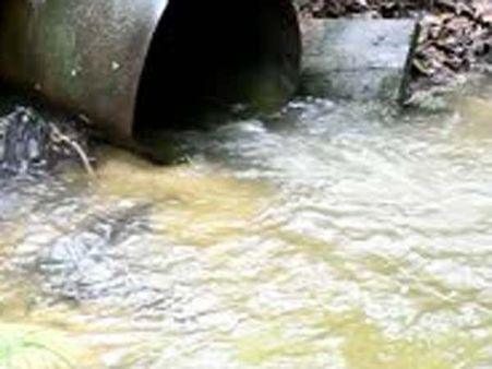 ஆம்பூர் அருகே கழிவுநீர் தொட்டியில் விஷவாயு தாக்கி தொழிலாளி பரிதாப பலி