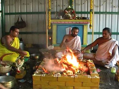 மழைவேண்டி நெல்லையில் சிறப்பு யாகம்.. 16 வகையான மூலிகைகளால் மூல மந்திர ஹோமம்...!!!