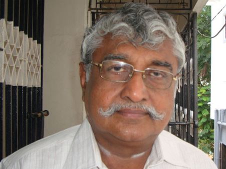 ஜெ. கல்லறையில் எடப்பாடி எப்போது? ஜெ. என்ன யோகா டீச்சரா? சுப.வீ. 'பொளேர்'