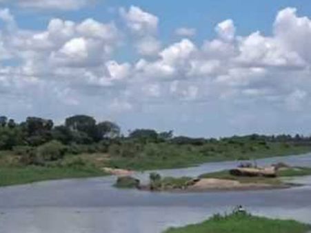 பெப்சி, கோக் நிறுவனங்களுக்கு தண்ணீர் தர எதிர்ப்பு.. ஆட்சியர் அலுவலகம் முற்றுகை.. நெல்லையில் பரபரப்பு