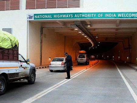 ரூ.3720 கோடி செலவில் ஜம்முவில் அமைக்கப்பட்டுள்ள இரட்டை சுரங்கப்பாதை.. இந்தியாவிலேயே மிக நீளமானது!!