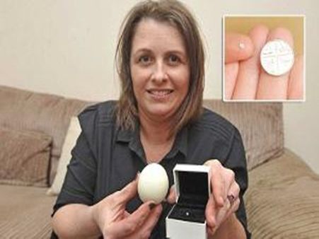 இங்கிலாந்து பெண்ணுக்கு அடித்தது யோகம்.. அவித்த கோழி முட்டைக்குள் வைரக்கல்!