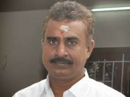 வறட்சியா இருக்கு, எல்லோரும் சாமி கும்பிடுவோம்.. சொல்வது அமைச்சர் வேலுமணி!