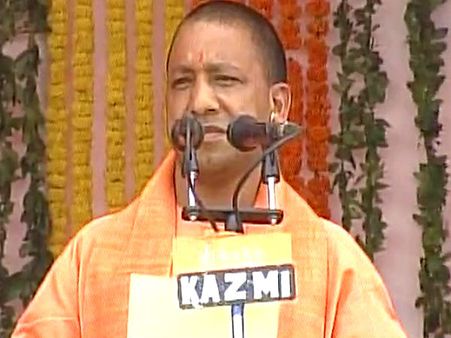 உ.பி.யின் 21-வது முதல்வராக பதவியேற்றார் சர்ச்சை சாமியார் யோகி ஆதித்யநாத்!