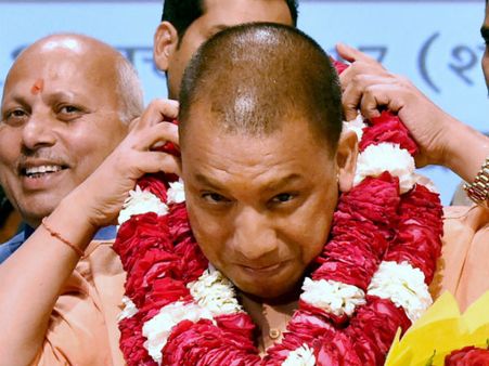 உ.பி. முதல்வராக 'சர்ச்சை' யோகி ஆதித்யநாத் தேர்வானது எப்படி? புதிய தகவல்கள்