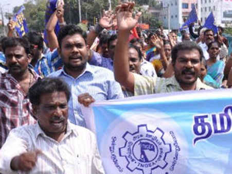 தமிழ்நாடு அரசு ஊழியர்களின் வேலை நிறுத்தப் போராட்டம் தற்காலிக வாபஸ்