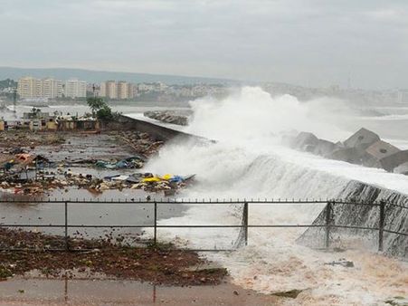 வங்கக்கடல் காற்றழுத்தம் புயலானது.... வருது வருது 'மாருதா'