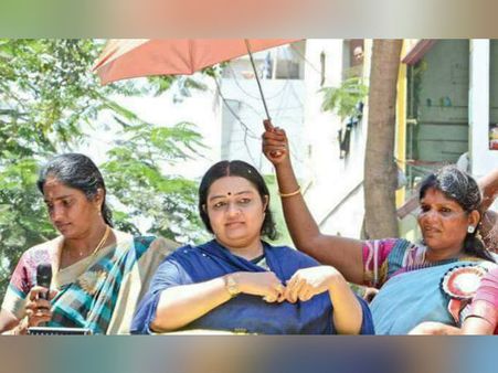 ஆர்.கே. நகர் தொகுதியில் போட்டியிடும் தீபாவிற்கு கொலை மிரட்டல்.. தேர்தல் அலுவலகத்தில் புகார்