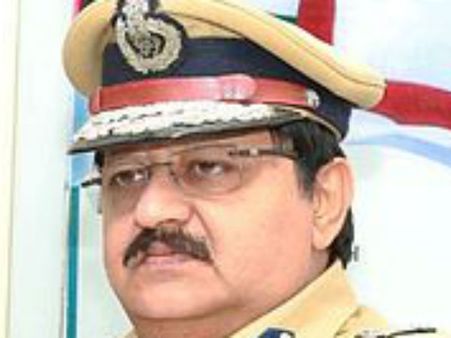 வேளாண் அமைச்சருக்குப் பதில் வருவாய் துறை அமைச்சரின் வீட்டுக்குப் போன ஏ.டி.ஜி.பி!