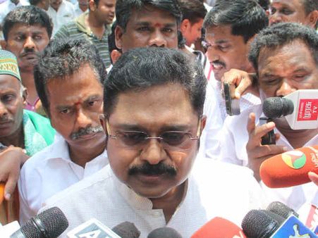 இரட்டை இலை சின்னத்திற்கு லஞ்சம்.. டிடிவி தினகரனுடன் தொடர்புகொண்டவர்கள் பட்டியல் ரெடி