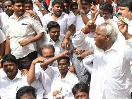 தமிழக அரசு ஊழியர்கள் ஏப்.25 முதல் காலவரையற்ற வேலைநிறுத்தம்