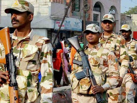 குடம்.. பணம்.. டோக்கன்.. பரபரக்கும் ஆர்.கே. நகர் தேர்தல்.. மேலும் 3 கம்பனி துணை ராணுவம் குவிப்பு