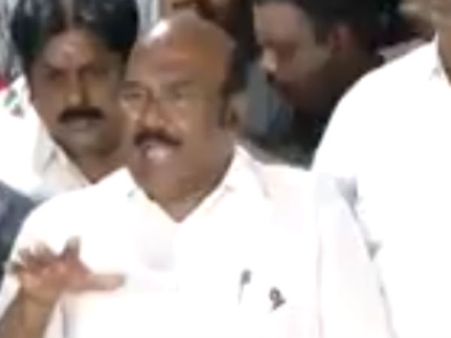 அதிமுகவின் இரு அணிகளையும் வழிநடத்தவே அமைச்சர்கள் ஆலோசனை... அமைச்சர் ஜெயகுமார் திட்டவட்டம்!