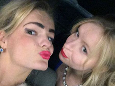 தங்கை அழகு மீது பொறாமை.. கண்களை பிடுங்கி, காதுகளை அறுத்து 140 முறை குத்தி கொன்ற கொடூர அக்கா