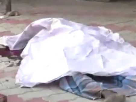 ஜாமீனில் வெளியே வந்தவர் நடுரோட்டில் துடிக்கத் துடிக்க வெட்டிக் கொலை: வீடியோ