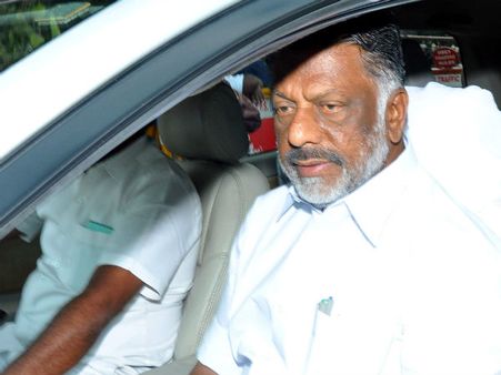 ஓபிஎஸ்-க்கு மத்திய படை பாதுகாப்பு வழங்க உத்தரவு.... தமிழக அரசுக்கு மத்திய அரசு கடிதம்!