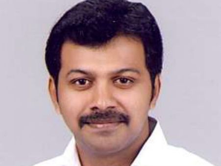 நடுராத்திரியில் அதிமுக எம்எல்ஏ வீட்டு கதவை தட்டி குடிக்க தண்ணீர் கேட்ட பொதுமக்கள்!