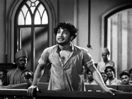 பராசக்தி முதல் பாகுபலி-2 வரை... திரைப்பட எதிர்ப்பும், நசுக்கப்படும் கலைஞர்கள் குரல் வளையும்!