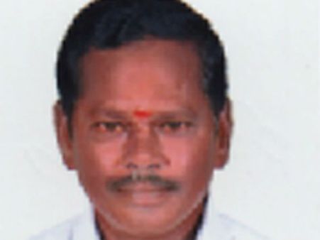 கூவத்தூரில் போய் கும்மாளம் போடுய்யா... நிலக்கோட்டை எம்.எல்.ஏ.வை தலைதெறிக்க விரட்டியடித்த பொதுமக்கள்!