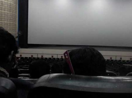 விவசாயிகளுக்கு ஆதரவு: தியேட்டர்களில் பகல் காட்சிகள் ரத்து.. சினிமா சூட்டிங் ரத்து