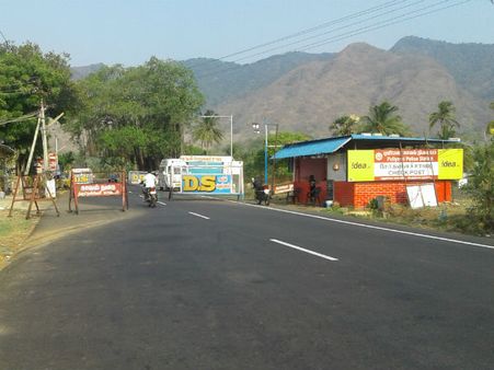 லாரி ஸ்டிரைக்.. ஒரு லாரியும் ஓடவில்லை.. தமிழக-கேரளா எல்லை வெறிச்!