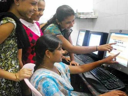 பத்தாம் வகுப்பு தேர்வு முடிவு இன்று காலை 10 மணிக்கு வெளியாகிறது.. இந்த இணையதளங்களில் காணலாம் !