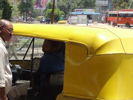 பஸ் ஸ்ட்ரைக்கால் 'மீட்டர்' இருப்பதை மறந்த ஆட்டோ ஓட்டுநர்கள்.. இஷ்டத்திற்கு கேட்பதல் மக்கள் திணறல்!