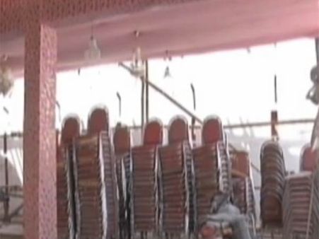 பீகாருல அரசு பங்களாவ விசேஷத்துக்கு வாடகைக்கு விட்டு பணம் பாத்தங்களாம் அமைச்சர்கள்