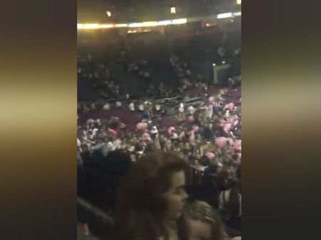 இங்கிலாந்து மான்செஸ்டரில் பாப் இசை நிகழ்ச்சியில் தீவிரவாதிகள் தாக்குதல்-பலி எண்ணிக்கை 22 ஆக உயர்வு