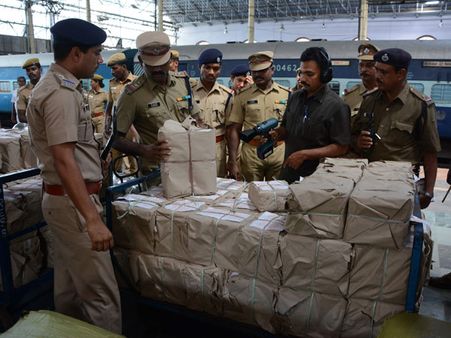 சென்னை, டெல்லி, மும்பை ரயில் நிலையங்களை தகர்ப்போம்... ஐ.எஸ். தீவிரவாதிகள் மிரட்டல்!