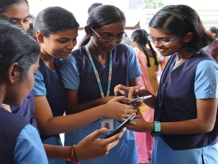 பிளஸ் 2 ரிசல்ட்: 100 சதவீதம் தேர்ச்சி பெறாத அரசு பள்ளிகள் இவைதான்!!