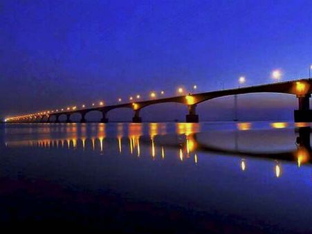 பிரம்மபுத்திரா நதி மேல்… 9.15 கி.மீ தூரத்தில்.. நாட்டின் மிக நீளமான பாலத்தை திறந்து வைத்தார் மோடி