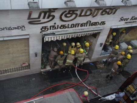 தீயை அணைக்க ஆகும் செலவுகளை சென்னை சில்க்ஸ் நிர்வாகம் தான் தரவேண்டும் - ஜெயக்குமார் அதிரடி!