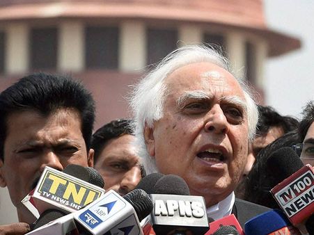 1400 வருடங்களாக பின்பற்றப்படும் முத்தலாக் முறையை ஏன் மாற்ற வேண்டும்? சுப்ரீம் கோர்ட்டில் கபில்சிபல்