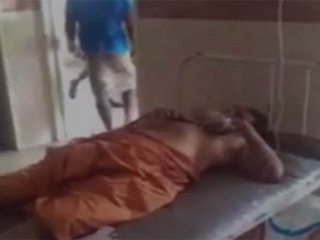 பலாத்காரம் செய்த சாமியார் ஆணுறுப்பை வெட்டிய கல்லூரி மாணவி.. முதல்வர் பாராட்டால் வெடித்த சர்ச்சை