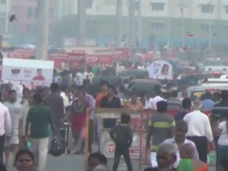 தடையை மீறி மெரினாவில் முள்ளிவாய்க்கால் நினைவேந்தல் கூட்டம்... போலீஸ் அராஜகம்! - வீடியோ