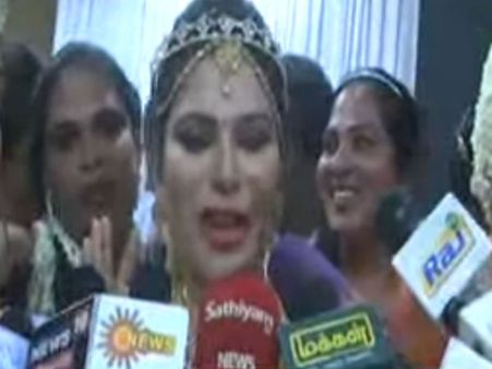 மிஸ் கூவாகம்... முதல் மூன்று இடங்களை பிடித்த தமிழக அழகிய திருநங்கைகள்