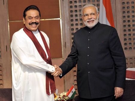  கொழும்பில் மகிந்த ராஜபக்சேவைச் சந்தித்தார் பிரதமர் மோடி! 